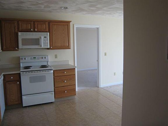 4th image of 197 High St Unit 305