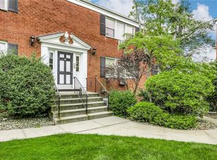 7 Lenox Ct APT 1010, Suffern, NY 10901
