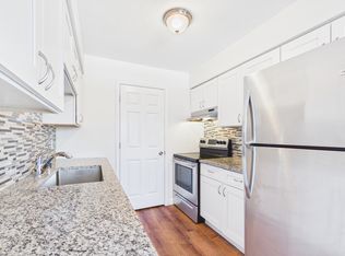 10233 W 34th St APT 202, Hopkins, MN 55305