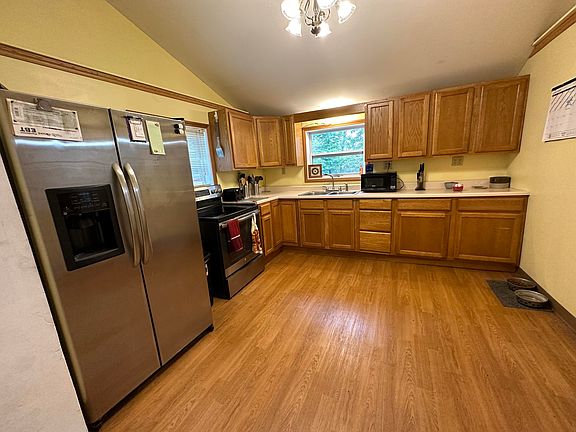 4th image of 308 Wright St