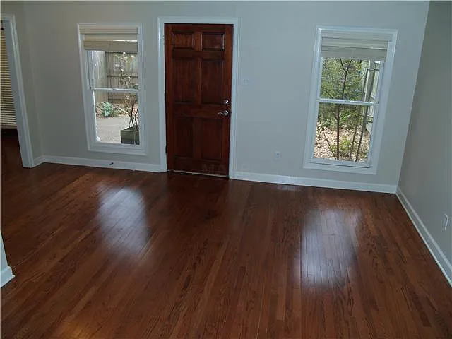 2 bed, 1.5 bath, $1,650 — Photo 2