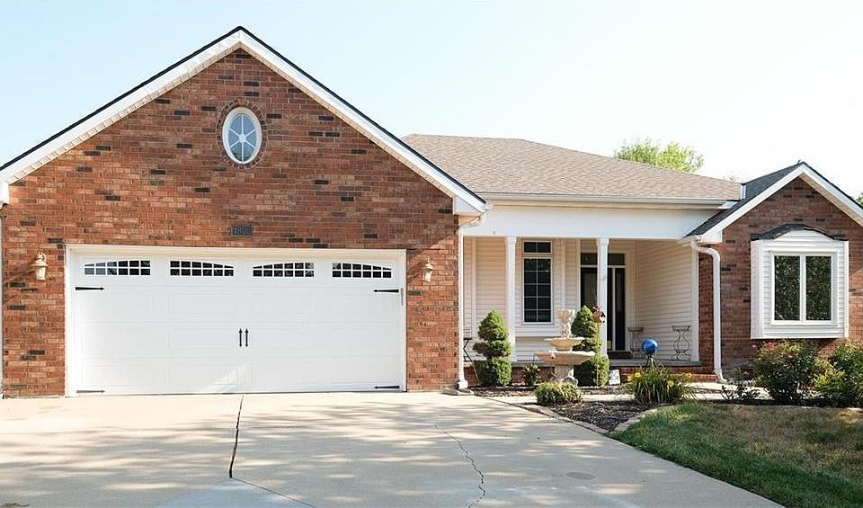 1st image of 4805 N Lakewood Dr