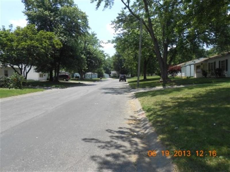 2nd image of 914 Koehn Dr
