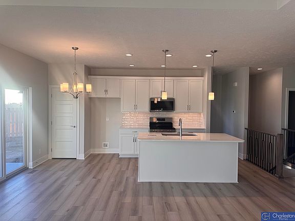 4th image of 21151 Grand Ave