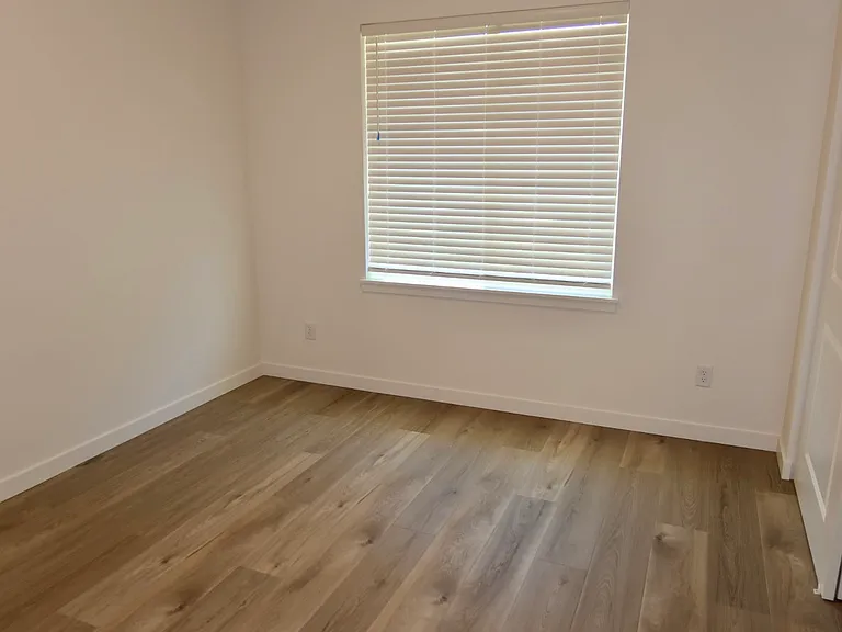 723 Elkins Way SE — Photo 25