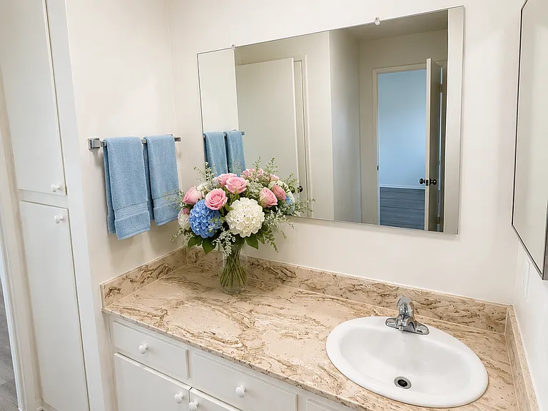 1319 Wellesley Ave #208 — Photo 9