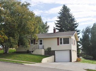 703 N 28th St, Bismarck, ND 58501