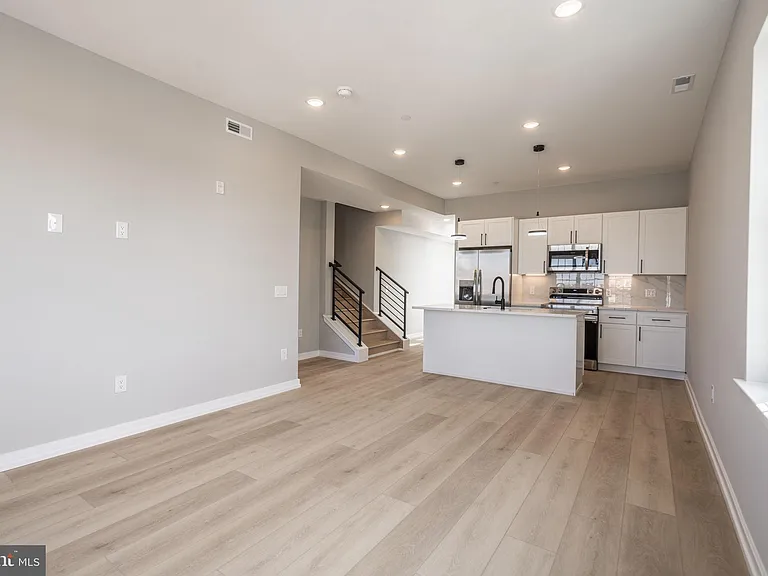 713 S Mildred St #4B — Photo 1