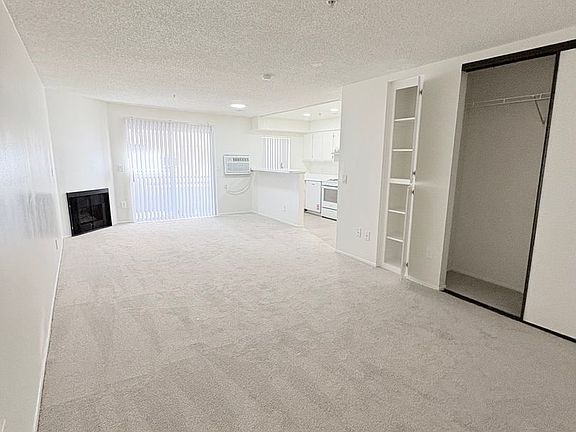 5th image of 400 S Westmoreland Ave #320