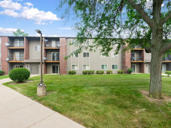 727 Elm Ln APT 308, Woodstock, IL 60098