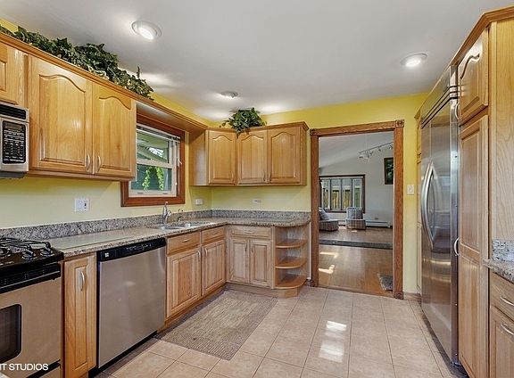 5th image of 1219 Longmeadow Dr
