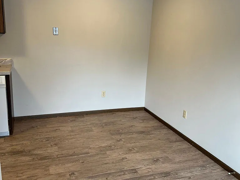 1504 E Ave NW #5A — Photo 3