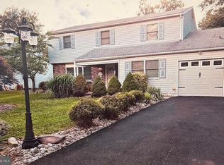 854 Phillips Rd, Warminster, PA 18974