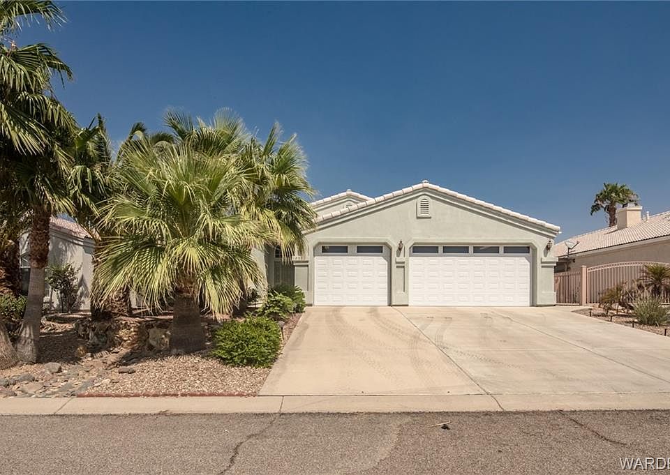 1st image of 2009 E Desert Lakes Dr