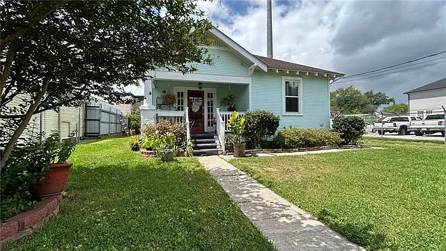 3 bed, 2.0 bath, 1343 sqft, $2,500 — Photo 2