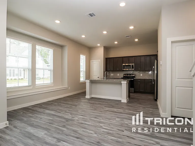 Tricon Willow Creek — Photo 106