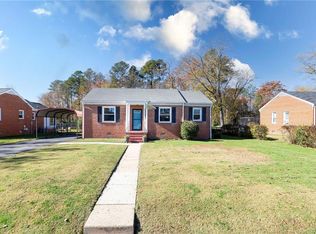 17 Medlock Rd, Sandston, VA 23150