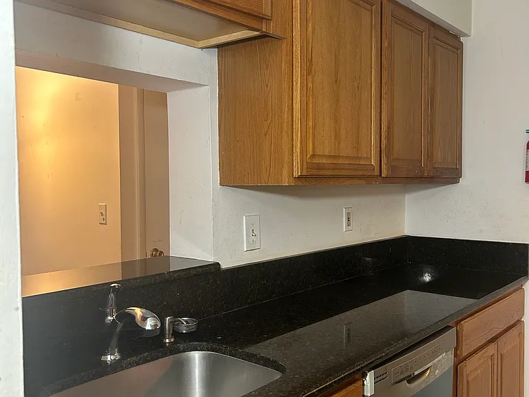 707 Ravens Crest Dr — Photo 4