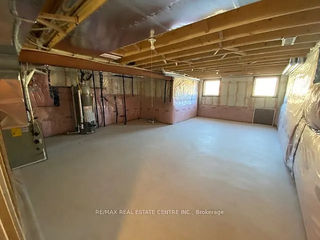 34 Pondcliffe Dr — Photo 10