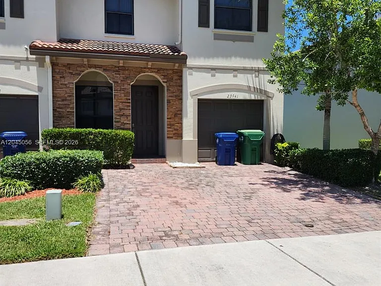 23941 SW 118th Ave — Photo 1