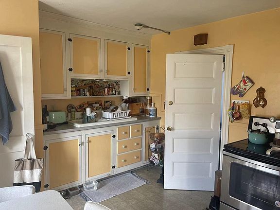 2nd image of 412 Waterman Ave #2R