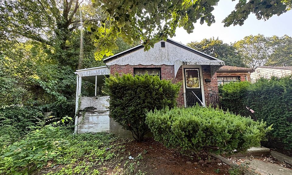 1st image of 77 Favre St