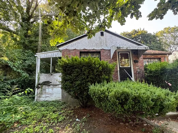 77 Favre St, Mattapan, MA 02126