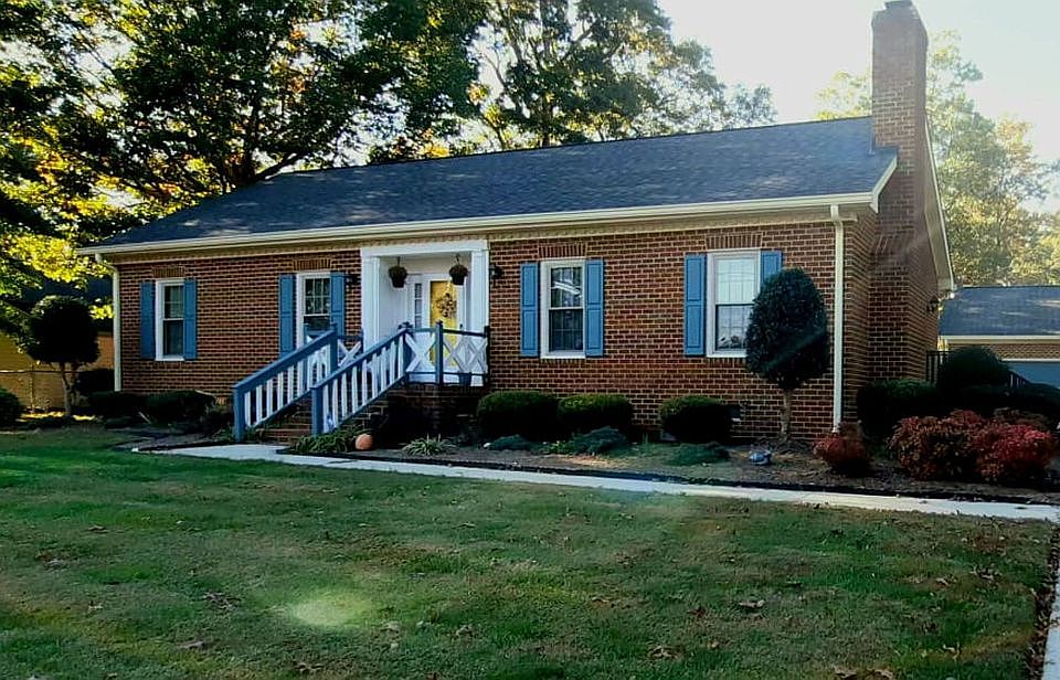1st image of 518 Pinehurst Dr