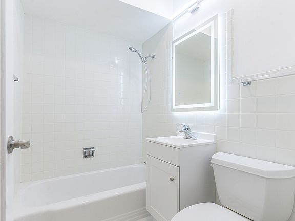 5th image of 415 S Maple Ave APT 601