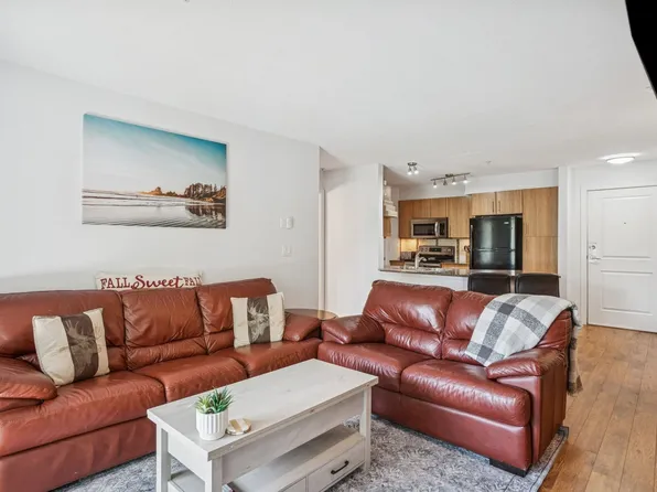 12020 207a St #305, Maple Ridge, BC V2X 8V2