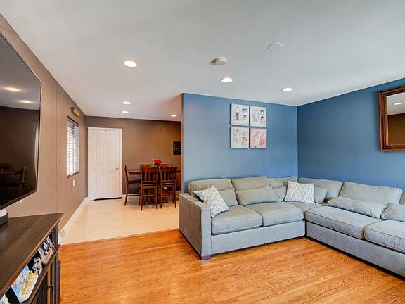 3rd image of 313 Hillside Pl