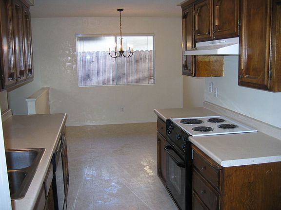 Kitchen Dinning area