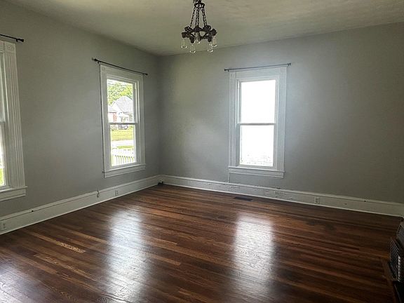3rd image of 510 N Cherry St