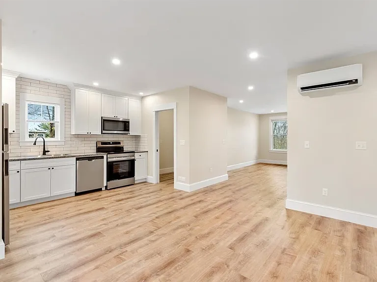 26 Lyndale Ave #2 — Photo 10