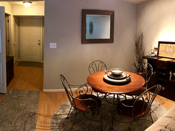 Living/dining area