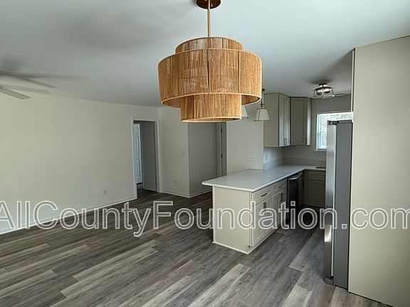 3rd image of 123 Woodduck Dr #A