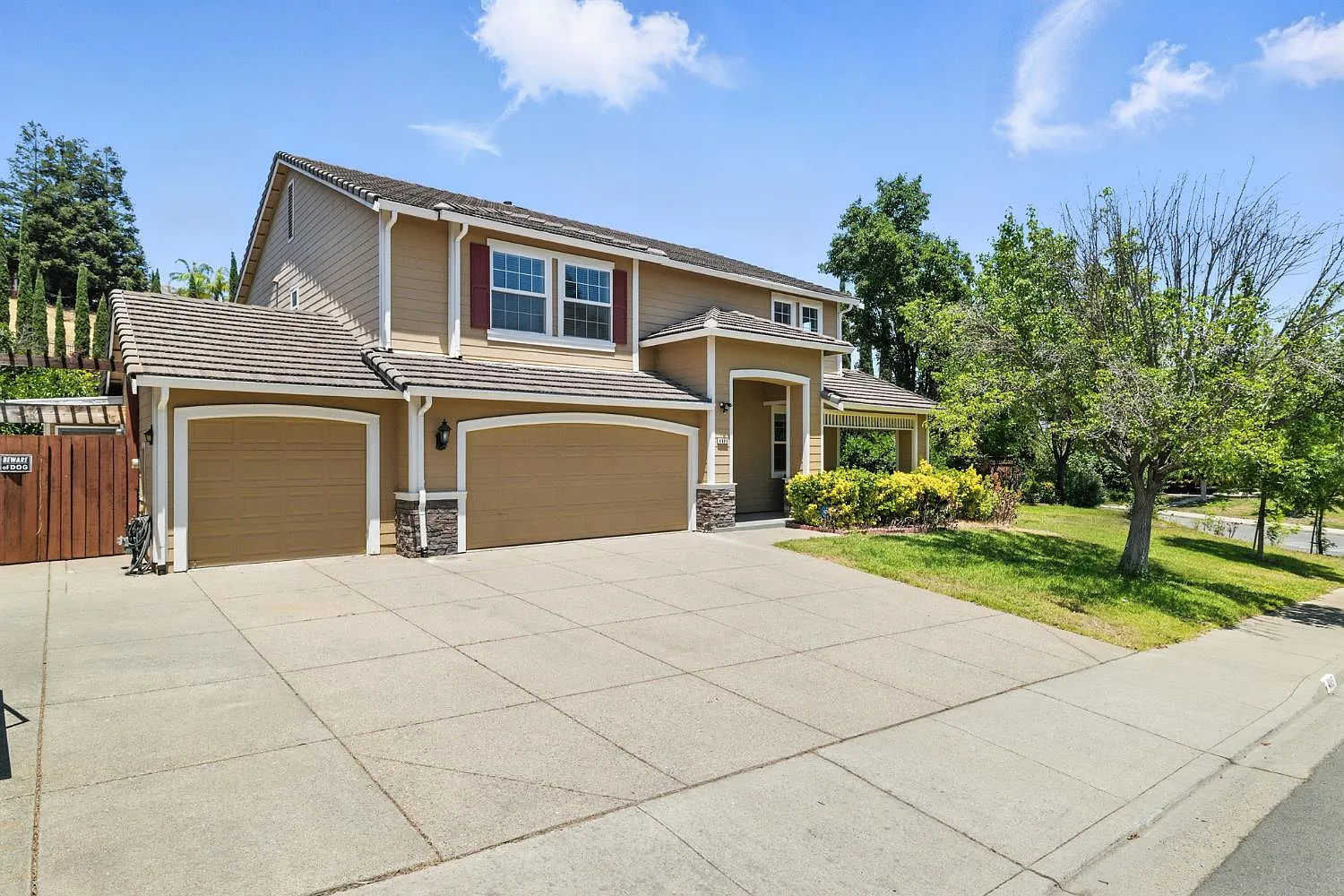 4805 Golden Bear Dr photo 1