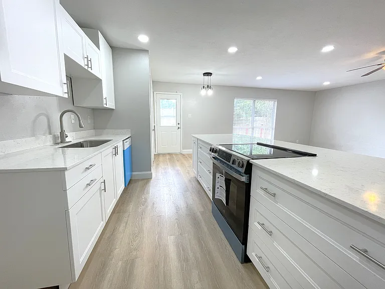 5300 Slay Dr — Photo 6