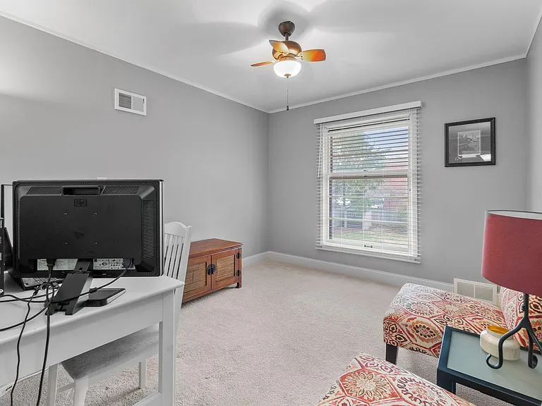 5036 Richmond Dr — Photo 34