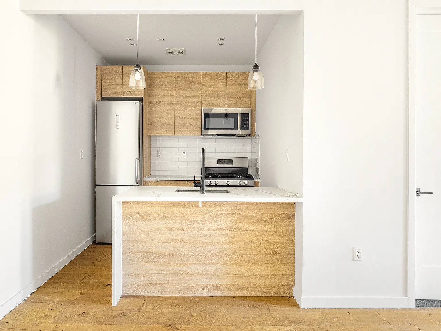 750 Macdonough Street — Photo 2