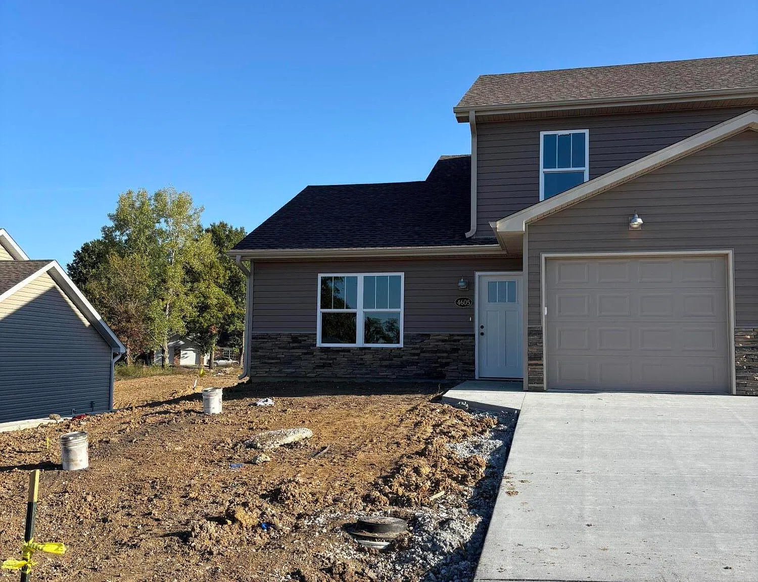 3 bed, 2.0 bath, 1175 sqft, $1,800 — Photo 3