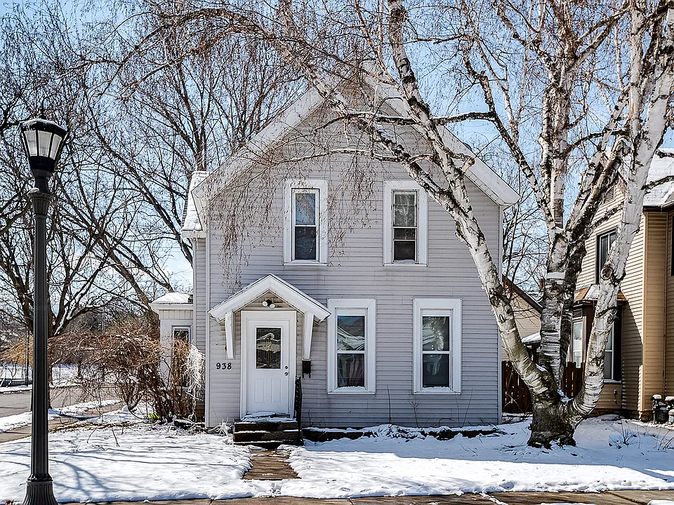 938 Wakefield Ave