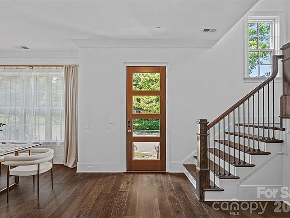 2nd image of 2023 Lynnwood Dr