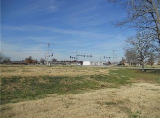 4145 N Oak St, Bethel Heights, AR 72764