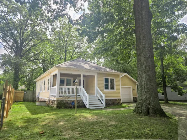 1247 McAllister Ave, Benton Harbor, MI 49022