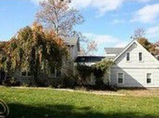 861 Lake George Rd, Oxford, MI 48370