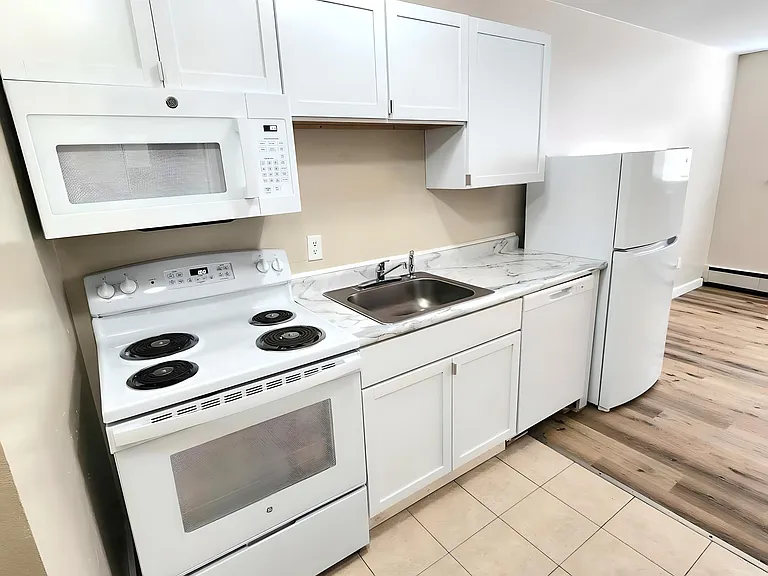 Keller Flats — Photo 31