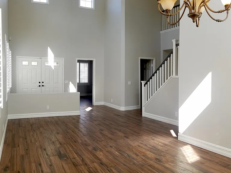 8804 E Crestview Ln — Photo 6