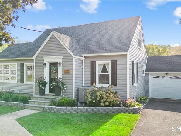 71 Woodside Ave, Oxford, CT 06478
