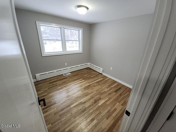 4th image of 27 Kirby Road